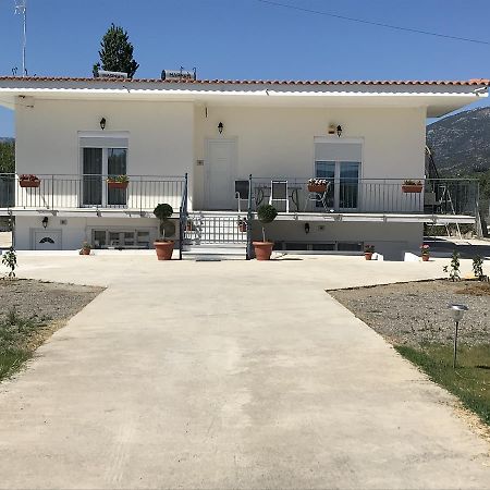 Villa Filoxenia Amarynthos Exterior photo
